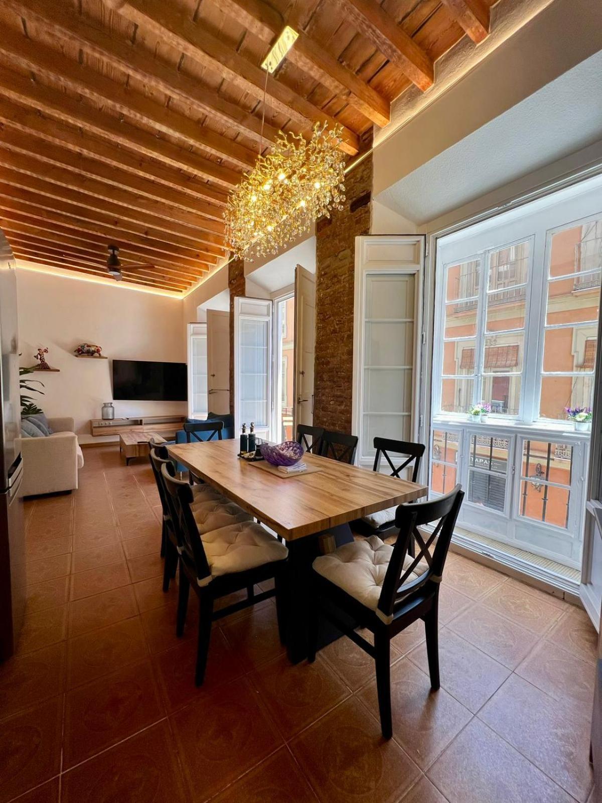 Casa Naty, Espacioso Renovado Apartamento En El Centro De Malaga Exterior photo