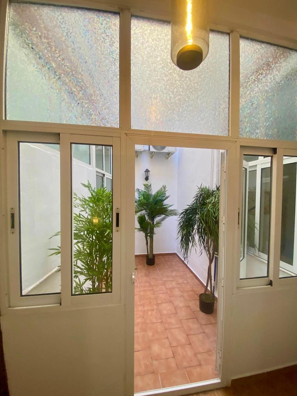 Casa Naty, Espacioso Renovado Apartamento En El Centro De Malaga Exterior photo