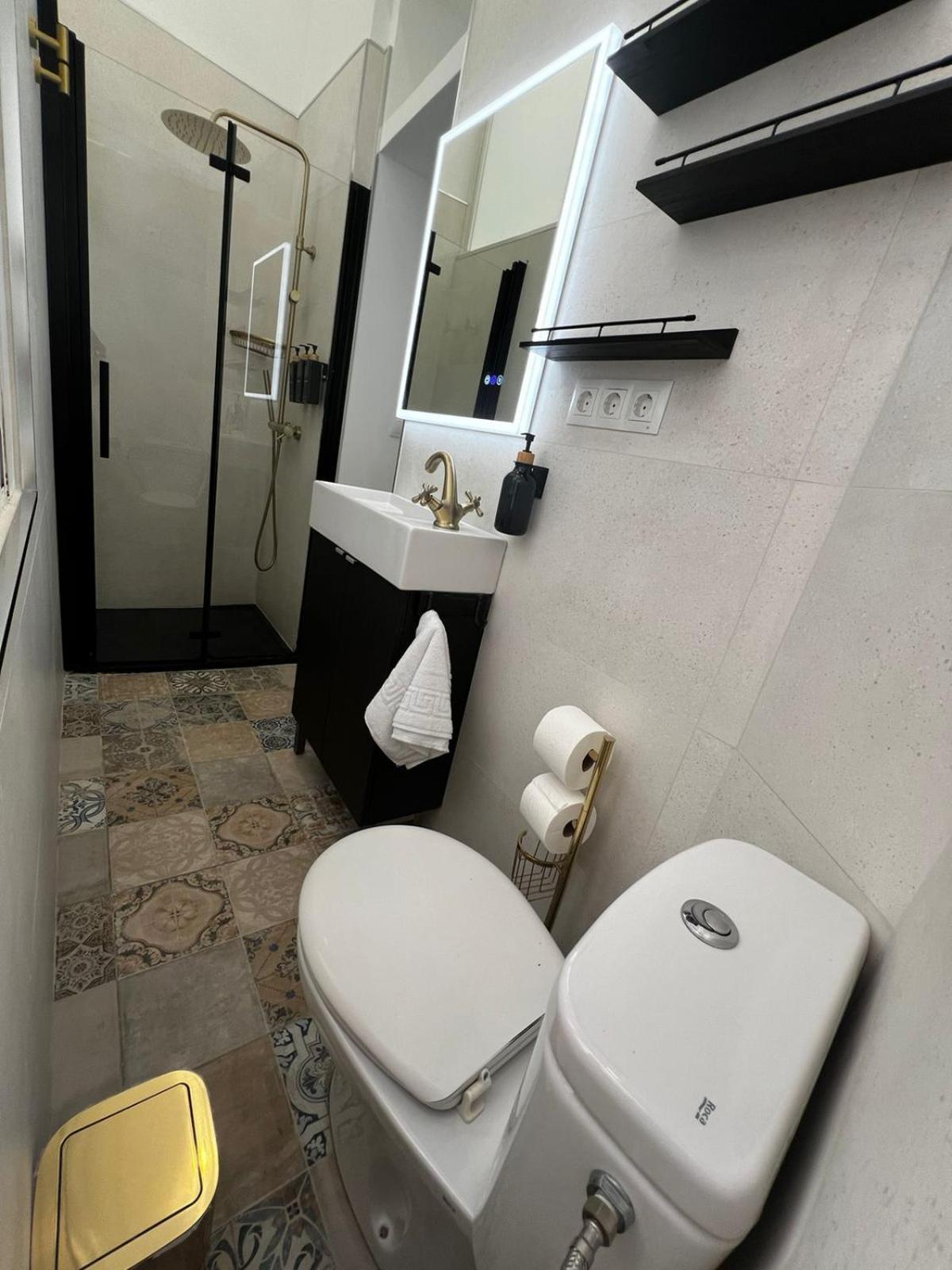 Casa Naty, Espacioso Renovado Apartamento En El Centro De Malaga Exterior photo