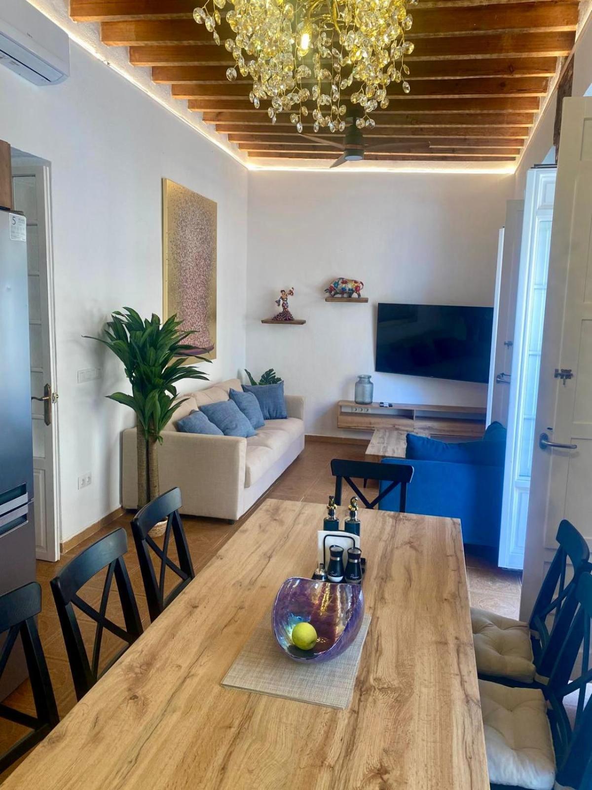 Casa Naty, Espacioso Renovado Apartamento En El Centro De Malaga Exterior photo