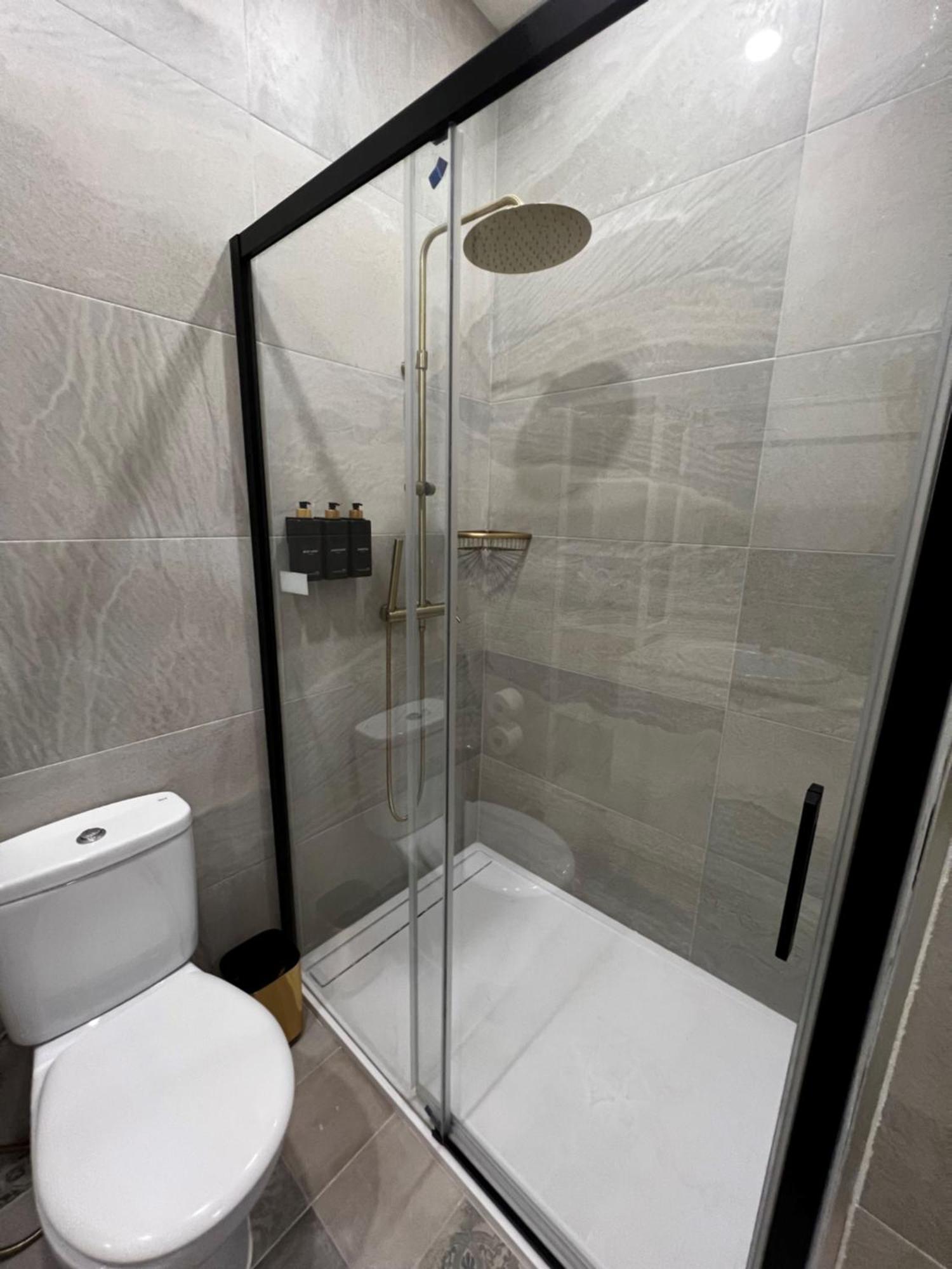 Casa Naty, Espacioso Renovado Apartamento En El Centro De Malaga Exterior photo