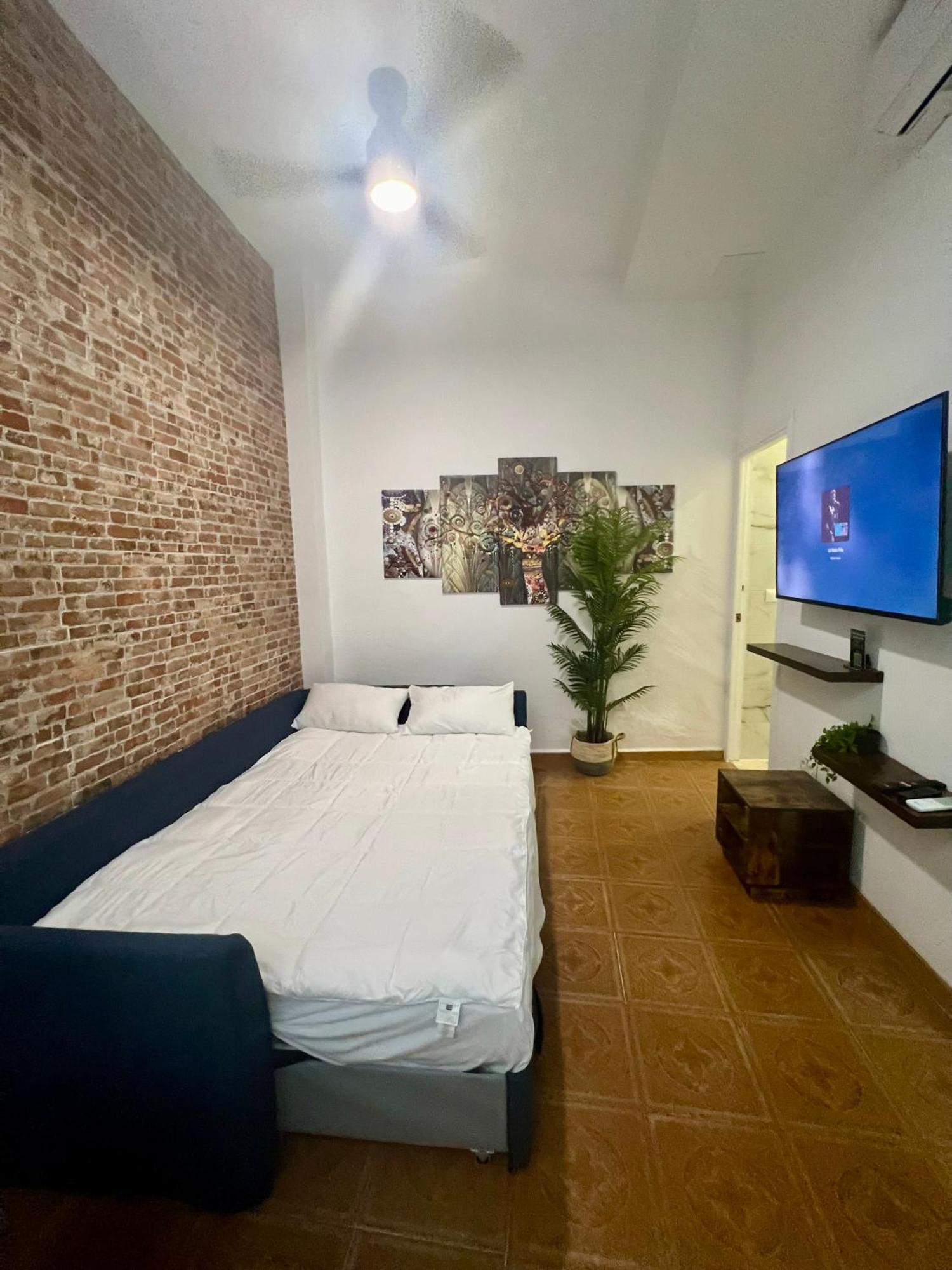 Casa Naty, Espacioso Renovado Apartamento En El Centro De Malaga Exterior photo